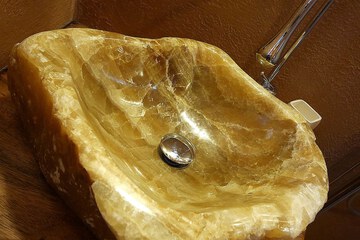 Bathroom sink