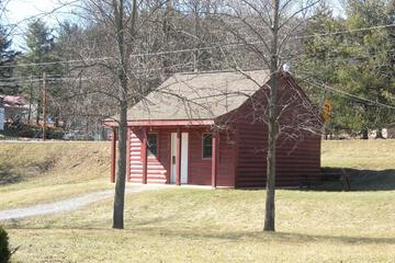 Mohican Little Brown Inn Loudonville