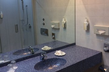 Bathroom sink