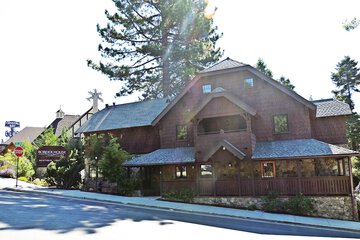 Border House at Crystal Bay