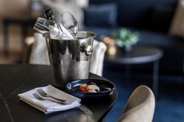 Champagne service