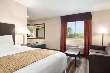 Room 6 of 25