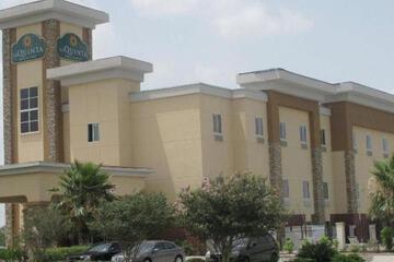 La Quinta Inn & Suites by Wyndham Mathis