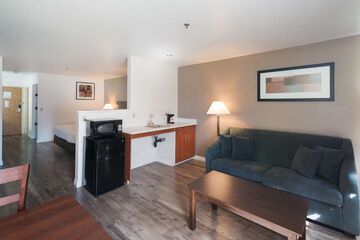 Room 17 of 39
