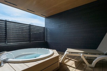 Jetted tub