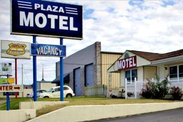 Plaza Motel