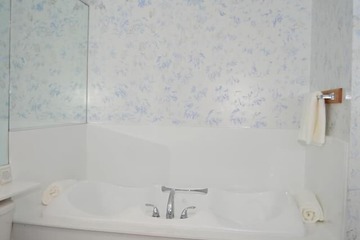 Jetted tub