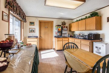 Breakfast area
