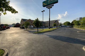 Quality Inn & Suites University / Airport