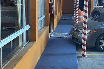 Handrails in hallways