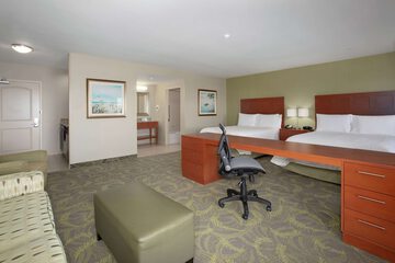Room 16 of 80