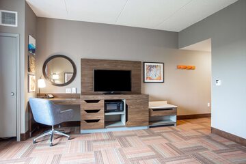 Room 9 of 28