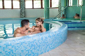 Indoor/outdoor pool
