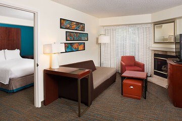 Room 13 of 23