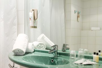 Bathroom amenities