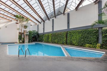 Pool waterfall