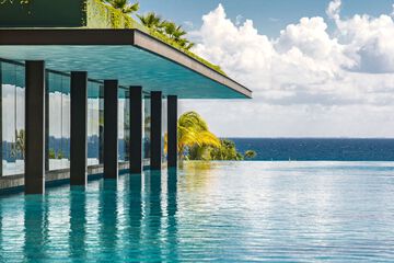 Infinity pool