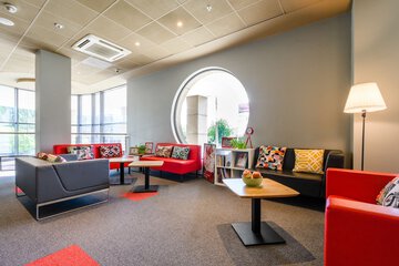 Lobby lounge