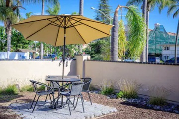 Hotel Exterior 44 of 45