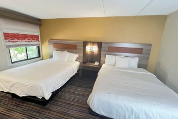 Room 4 of 10