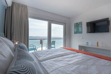 Beach/ocean view