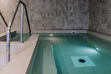Indoor spa tub