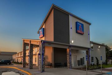 Studio 6 Lake Charles LA