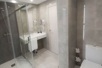 Bathroom shower