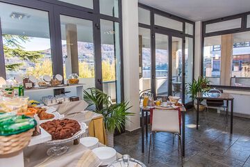 Breakfast area