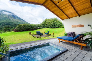 Private spa tub