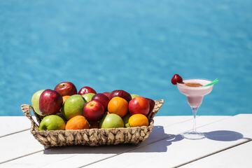 Poolside bar