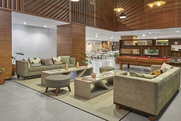 Lobby lounge