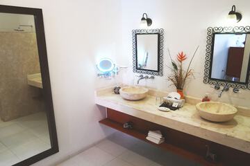Bathroom sink