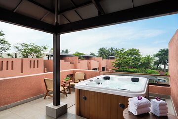 swimming pool spa