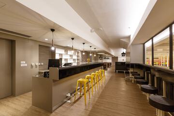 Sports bar