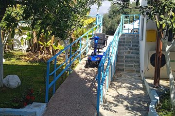Guest wheelchair