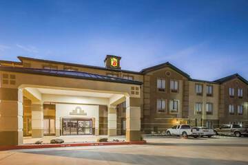 Super 8 by Wyndham Port Arthur / Nederland Area