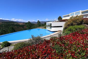 Infinity pool