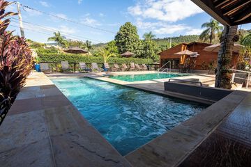 Poolside bar