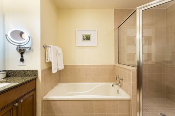 Jetted tub