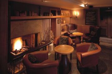 Hotel Lounge