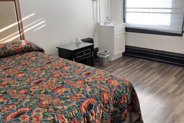 Room 26 of 38