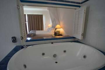 Jetted tub