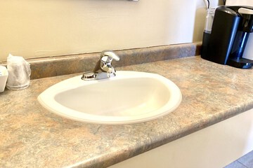 Bathroom sink