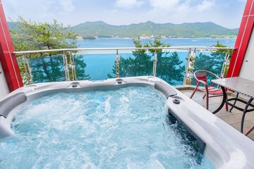 Jetted tub