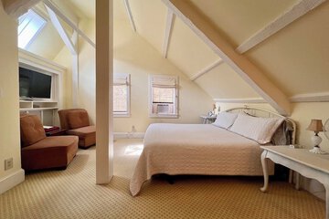 Room 8 of 15