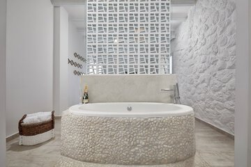 Jetted tub