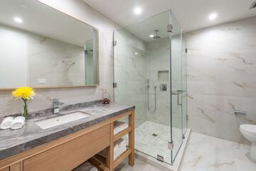 Bathroom shower