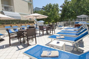Sundeck