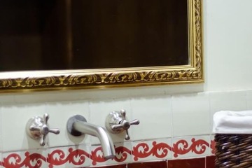 Bathroom sink
